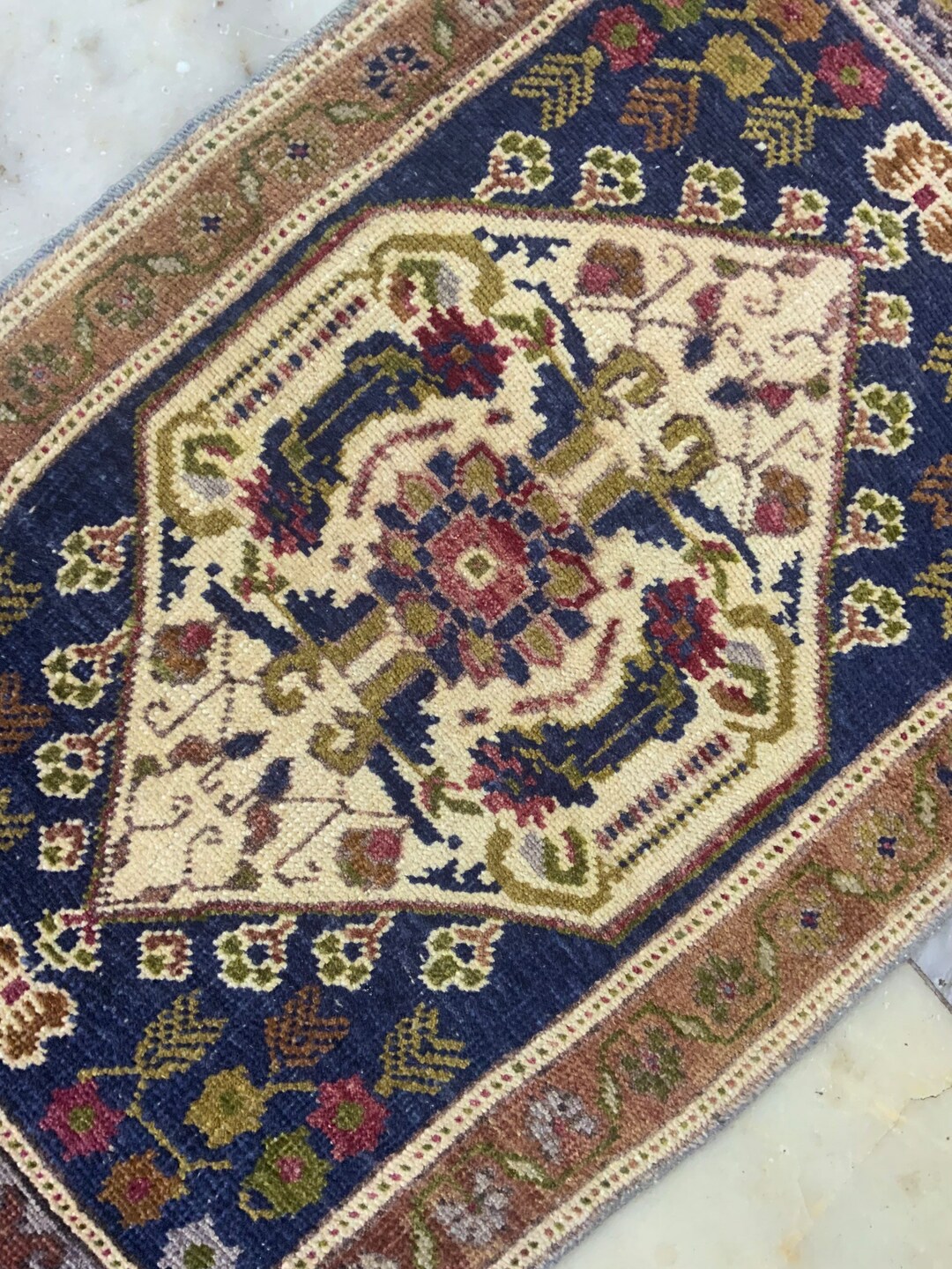 21”x40” インチ。ビンテージの玄関マット ラグ。遊牧民のラグ。ミニ