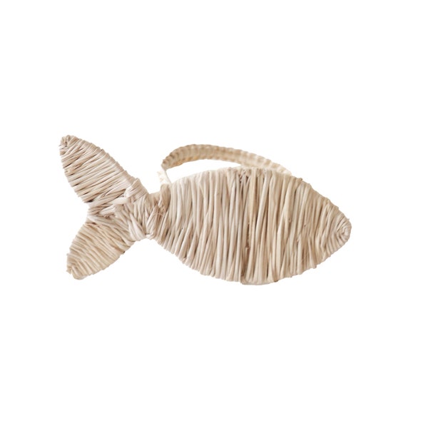 Fish napkin ring, straw/iraca