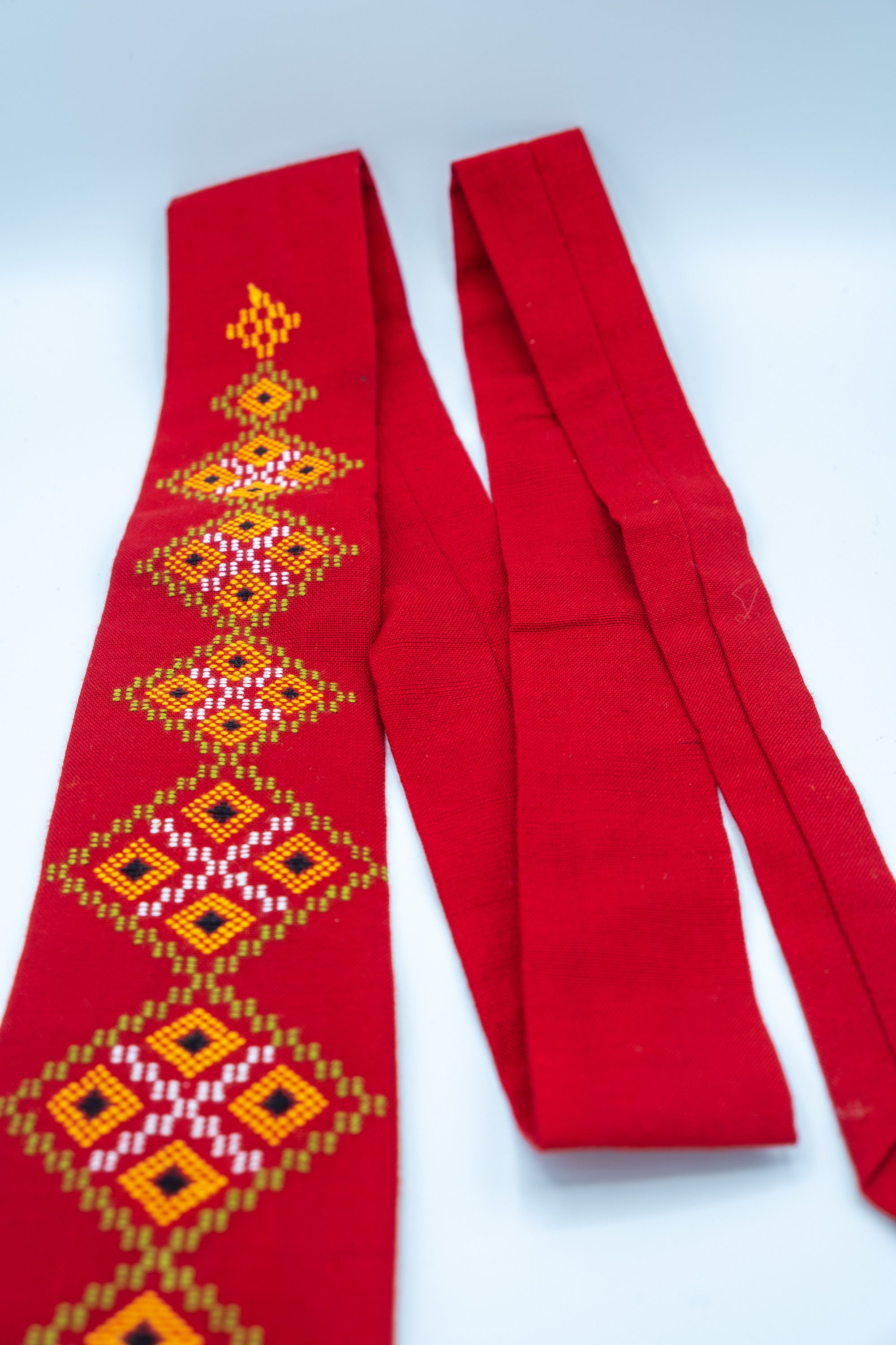 洋書 Textiles from Burma Myanmar Textile Fabric Framed Artwork The UK