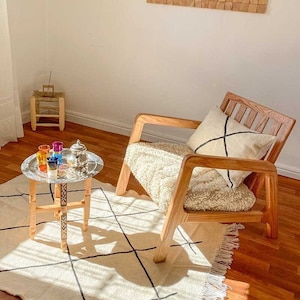 Mid Century Modern Oak Wood Accent Chair – Handmade Moroccan Rug Armchair for Lounge & Reading Nook