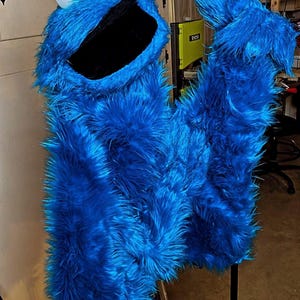 手作りの青いモンスター人形 – プロ仕様のキャラクターハンドパペット