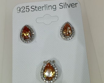 925 Sterling Silver Cubic Zirconia Pendant & Earrings Set