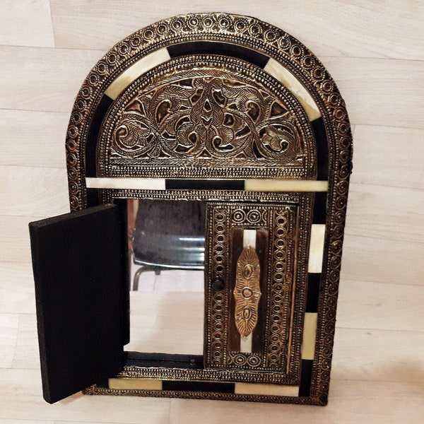 Miroir marocain Miroir mural fait à la main, cadre en bois et en os, miroir de décoration intérieure, décor artisanal marocain, miroir en or, miroir, miroir boho,