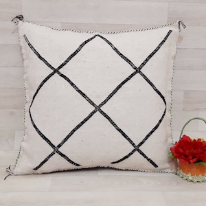 Beni ourain Cushion Cover - white wool pillow cover - Handmade Morocco pillow-Moroccan Pillow -berber pillow-pillow-cushion