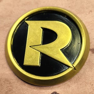 Robin Chest Emblem