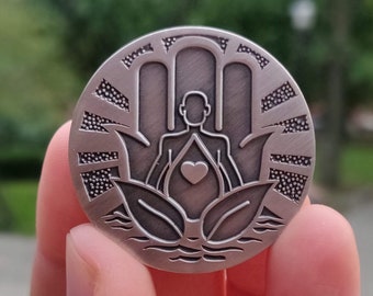 Be Here Now Mantra Medallion - Meditation Gift, Mindfulness Tool, Daily Reminder, Self Love, Positive Energy, Yoga Hands On Assist Indicator
