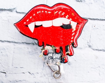 Porta badge labbra da vampiro: accessorio fatto a mano per infermiere flebotomo