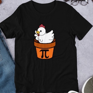 Pi Day Math Teacher Gift, Funny Chicken Pot Pi Pun T-Shirt Graphic Tee