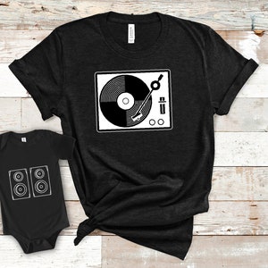 DJ Turntable And Speaker Set - Men's T-shirt and Infant Bodysuit Dad and Baby Matching Set