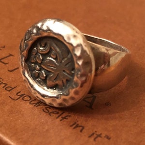 Vintage Silpada .925 Sterling Silver  Coin Leaf Ring With a Sculpted Classical Look R1105