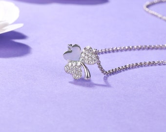 Ciondolo A Cuore In Argento Sterling Con Trifoglio