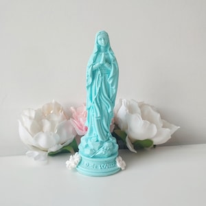 Virgin Mary pastel blue, resin decoration, Sculpture Virgin Mary Religious Statue, statue Virgin Mary Lourdes pop art, religious sculpture