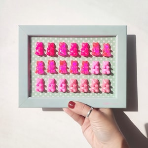 Fluorescent pink gummy bears, pop art painting, home decoration, candy wall art, epoxy resin art, pop art fake food, fake candy pop art