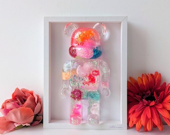 Statua Bearbrick Graffiti Ornamento Bearbrick pop art in resina con gummy bears e fiori, orso funky per regalo creativo, arte da parete