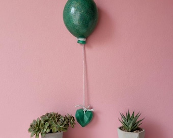 Resin Balloon Wall Sculpture Handmade green glitter  Modern Wall Decor Art Accent For Home Office Bedroom Kids Room