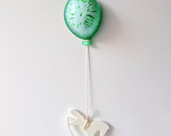 Pop Art wall, green resin balloon Sculpture, 3D decoration, Art for home, 3D resin decoration, Wall hanging with balloon, design pop art