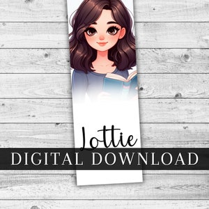 Puede incluir: Un marcador de página de descarga digital con una ilustración de dibujos animados de una joven con cabello largo y castaño sosteniendo un libro azul. El marcador es blanco con el texto "Lottie" y "DESCARGA DIGITAL" en negro.