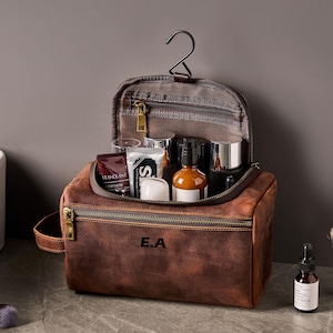 Trousse de toilette personnalisée en cuir imperméable pour homme, cadeau garçons d'honneur, proposition de garçons d'honneur, kit Dopp en cuir, kit de rasage pour homme, cadeau de demoiselle d'honneur