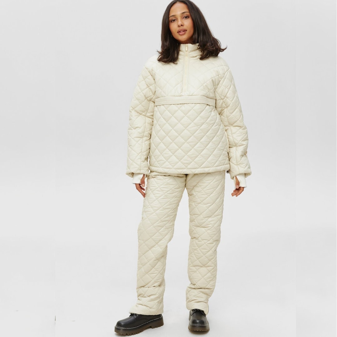 Women’s Two-Piece Ski Suit Set – Waterproof Windproof – Regular Fit – Hooded Jacket & Pants