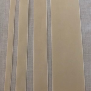 Fita de veludo cor casca de ovo em diferentes larguras da Beresford.