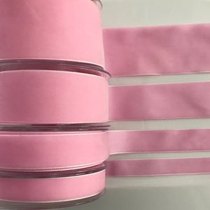 Ruban velours Beresford rose layette de différentes largeurs