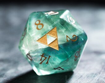 D&D Würfel Set Grün Fluorit Set - Graviert für Dungeons and Dragons, RPG Game Zelda Triforce Style