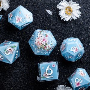 Dnd dice set  Handmade Resin Sharp Edge Dice Polyhedral Dice Set  Set  -  Dungeons and Dragons  Inner-dice Blossom