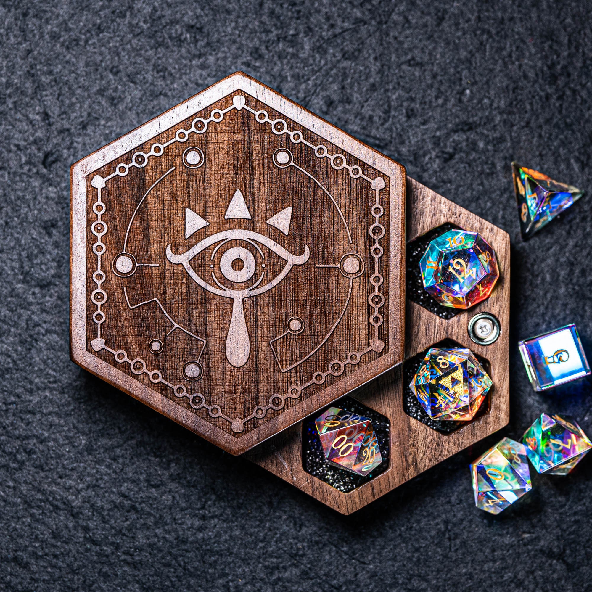 godslayer dicebox and dice set. godslayer dicebox and dice set.