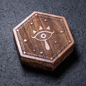 Engraved Zelda Sheikah Walnut D&D Gaming Dice Box Set Gift Box Wood Box Personalized Dice Box Dungeons and Dragons Hexagon Dice Box image 4