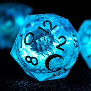 Dnd dice set  Handmade Resin Sharp Edge Dice Glow in the Dark Polyhedral Dice Set  Set  -  Dungeons and Dragons  Liquid Core Jellyfish