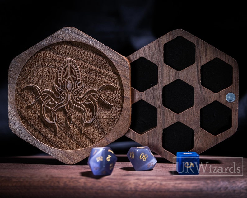 Engraved Walnut D&D Gaming Dice Box DnD Dice Set Box Gift