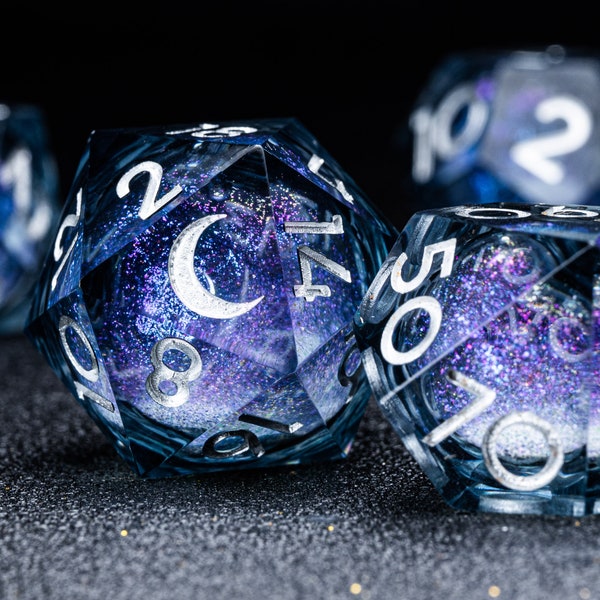 Dnd dice set - Handmade Resin Sharp Edge Dice Polyhedral Dice Set  Set  -  Dungeons and Dragons  Starry Liquid Heart Moon