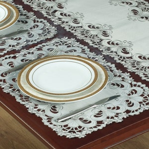 Chemin de table en dentelle blanche, napperons brodés, ensemble de sets de table, nappe, écharpe de cheminée, linge de maison, pièce maîtresse de mariage, décoration d'intérieur Placemats (Set of 6)