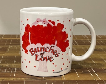 Taza vintage de San Valentín, taza Bunches of Love de 1994, taza con forma de corazón de los 90, regalo de San Valentín, taza Brite Ideas, taza con forma de cesta de corazones, taza romántica