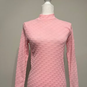 70s pink polyester mock neck top, Montgomery Ward textured zipper back turtleneck, mod pink mock-neck top, 70s pastel pink stretchy top, S