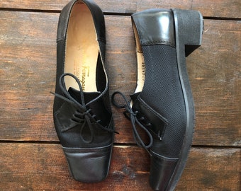 Vintage Salvatore Ferragamo black Oxford shoes, women’s tie front shoes, leather & mesh oxfords, black loafers, rubber soles, size 5