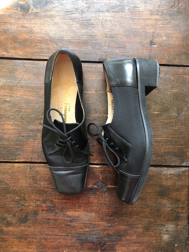 chaussures richelieu noires Salvatore Ferragamo vintage, chaussures à nouer sur le devant pour femmes, richelieus en cuir et résille, mocassins noirs, semelles en caoutchouc, pointure 5 image 1
