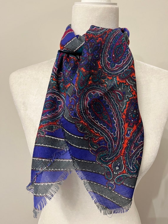 80s Liz Sinclair acrylic fringe scarf, large shaw… - image 5