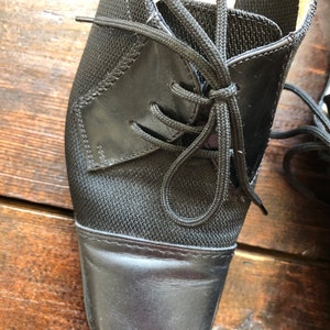 chaussures richelieu noires Salvatore Ferragamo vintage, chaussures à nouer sur le devant pour femmes, richelieus en cuir et résille, mocassins noirs, semelles en caoutchouc, pointure 5 image 2