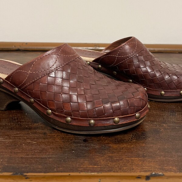 woven leather clogs