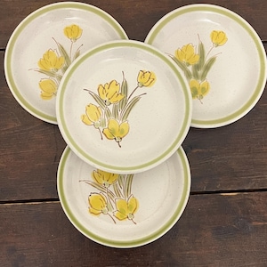 4 Stonybrook Stoneware yellow floral bread & butter plates, 6 1/8” vintage Stonybrook plates, cottage core plates, boho plates dessert plate