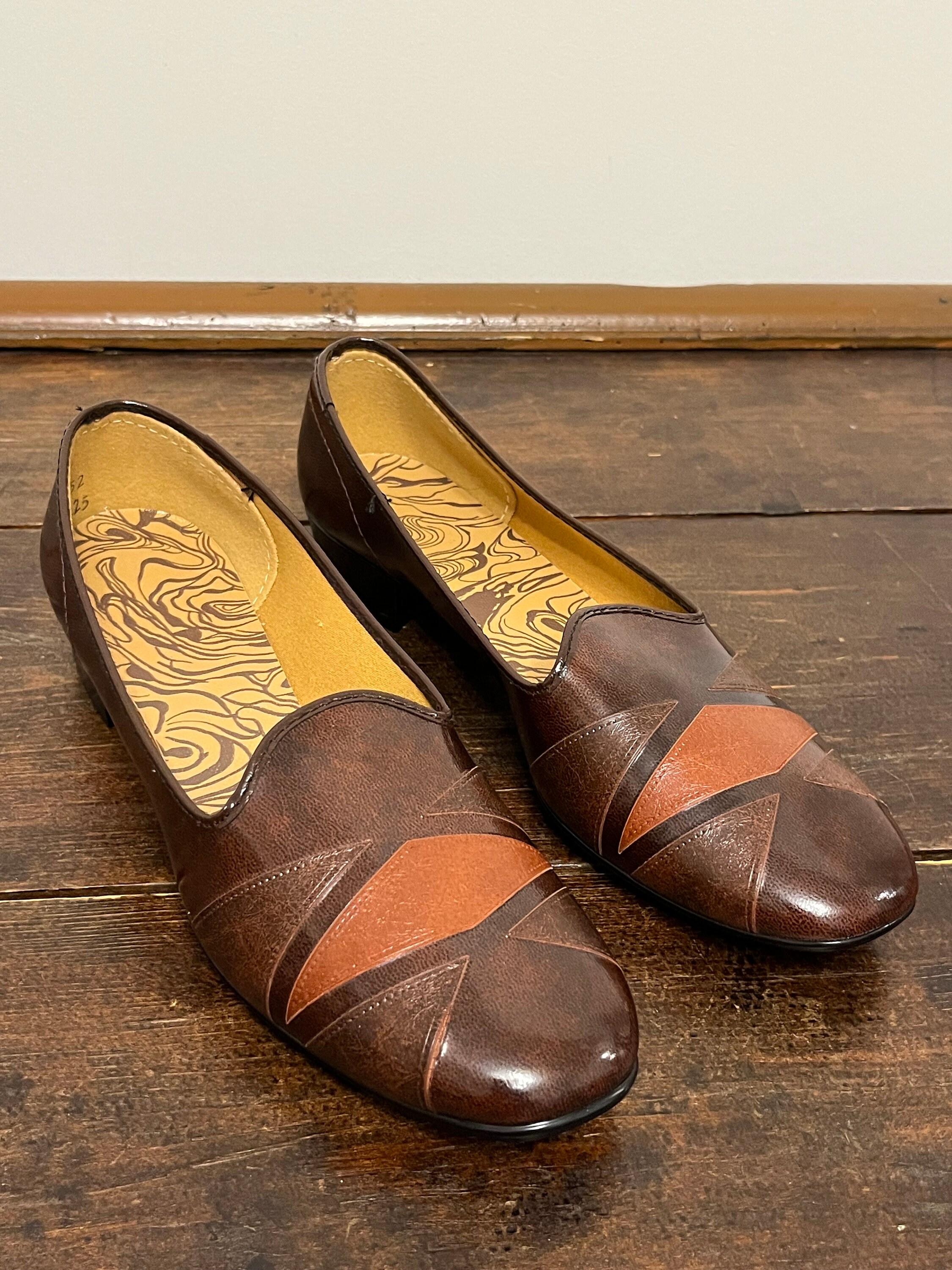 70s Colorblock Flats, Brown Flats, Groovy 70s Shoes, 1970s Slip-ons, Vintage Brown Flats, Man-made Materials Flats, Low Heel Mod Flats, 9B - Etsy 70s Colorblock Flats, Brown Flats, Groovy 70s Shoes, 1970s Slip-ons, Vintage Brown Flats, Man-made Materials Flats, Low Heel Mod Flats, 9B - Etsy