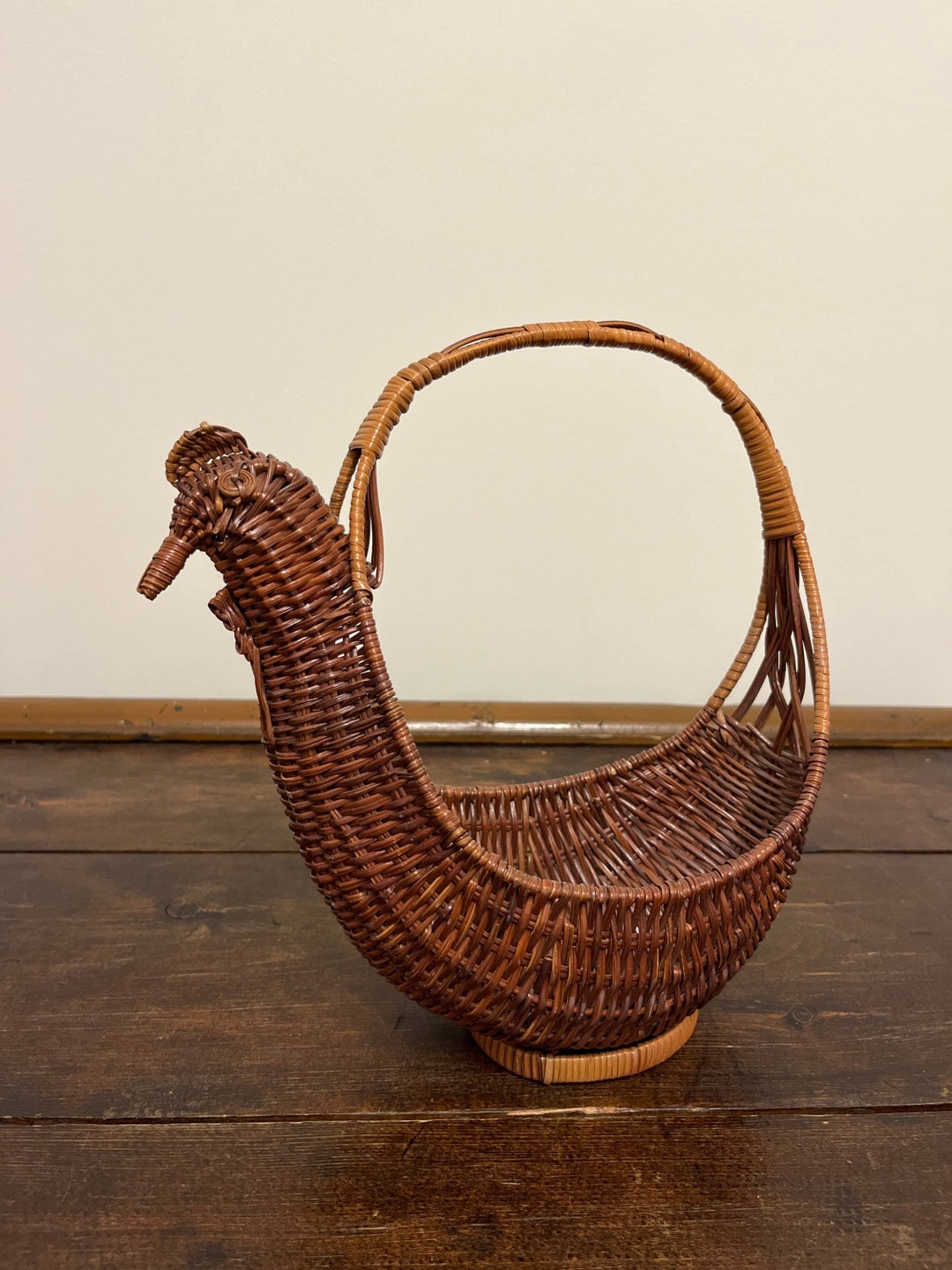 Wicker Chicken Basket Vintage Chicken Basket Farmhouse Etsy