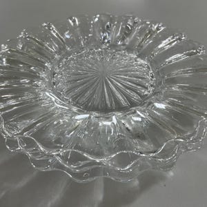 4 Heisey Cristolite 8” salad plates, clear glass salad plates, flower petal plates, MCM glass plates, appetizer plates atomic dessert plates