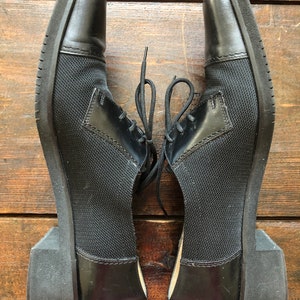 chaussures richelieu noires Salvatore Ferragamo vintage, chaussures à nouer sur le devant pour femmes, richelieus en cuir et résille, mocassins noirs, semelles en caoutchouc, pointure 5 image 10