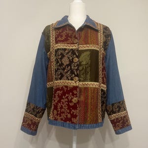 Vintage Units patchwork denim jacket, floral jean jacket, embellished denim jacket, 80s denim jacket, boho jean jacket Fall jean jacket M