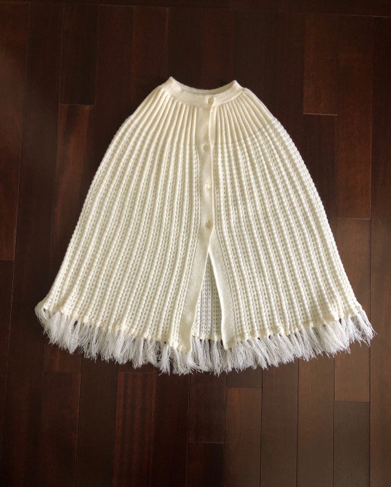 60s 70s cream fringe cape, acrylic knit poncho, cream cape, boho cape, groovy cape, hippie poncho, ivory crochet cape, cream wedding cape