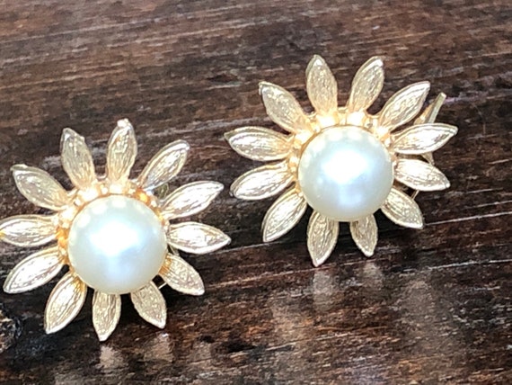 Pick a Pair of Earrings - Vintage Costume Jewelry, Estate Pearl Earrin –  Gray Barn Eclectic Finds