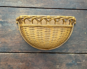 70s plastic faux wicker wall pocket, resin wall pocket, 1978 Dart Ind. wall pocket, boho wall decor, resin wall basket, wall planter 6054