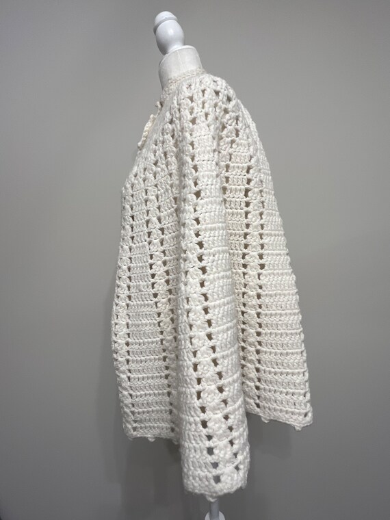 60s 70s cream hand-crochet cape, cream cape, ivor… - image 4